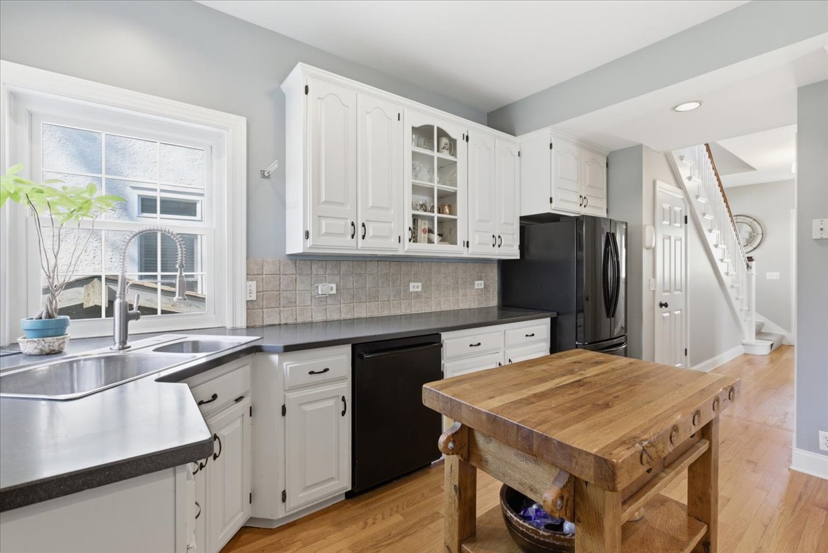 1004 Elm Street Winnetka, IL 60093 - Photo 13 of 41