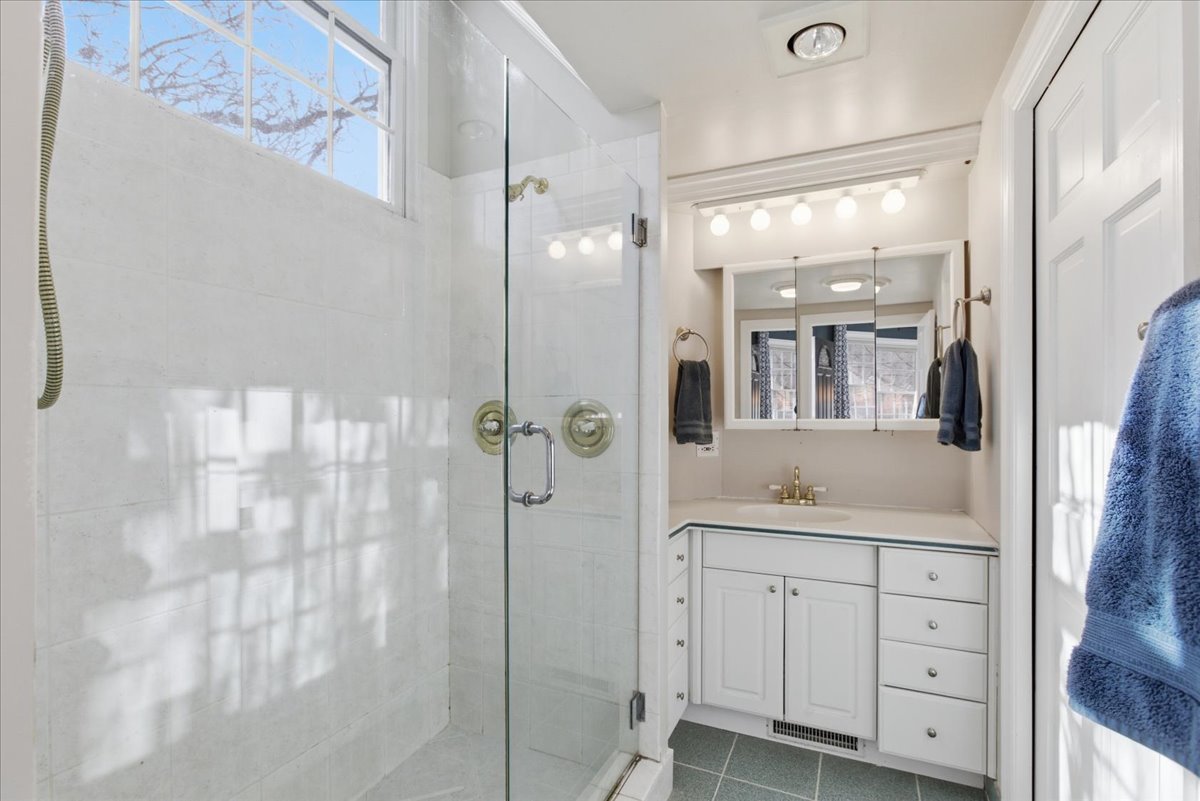 1004 Elm Street Winnetka, IL 60093 - Photo 20 of 41