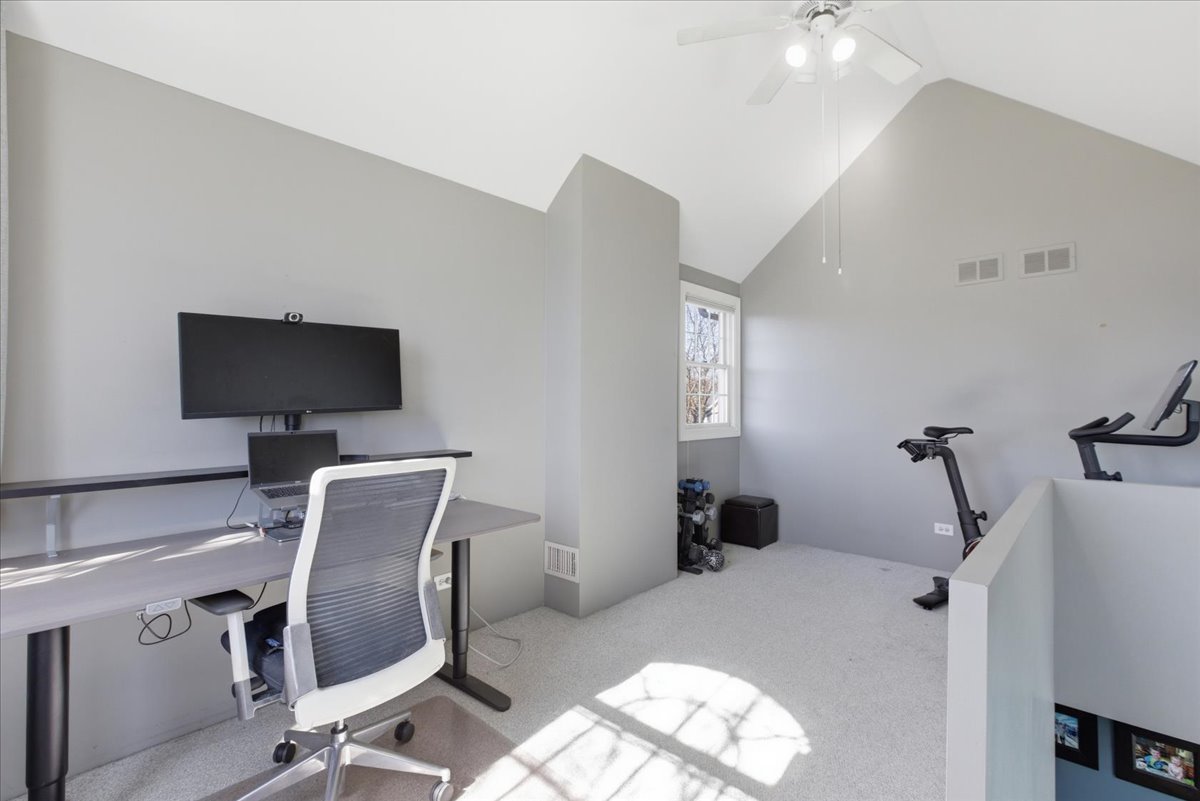 1004 Elm Street Winnetka, IL 60093 - Photo 23 of 41