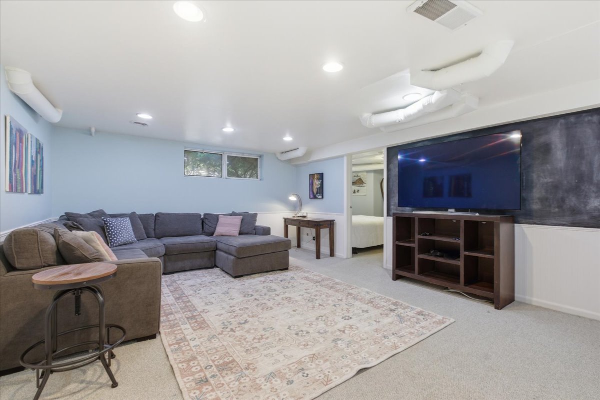 1004 Elm Street Winnetka, IL 60093 - Photo 29 of 41