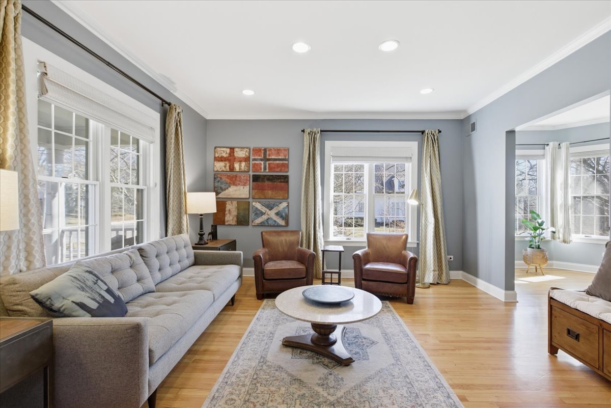 1004 Elm Street Winnetka, IL 60093 - Photo 3 of 41