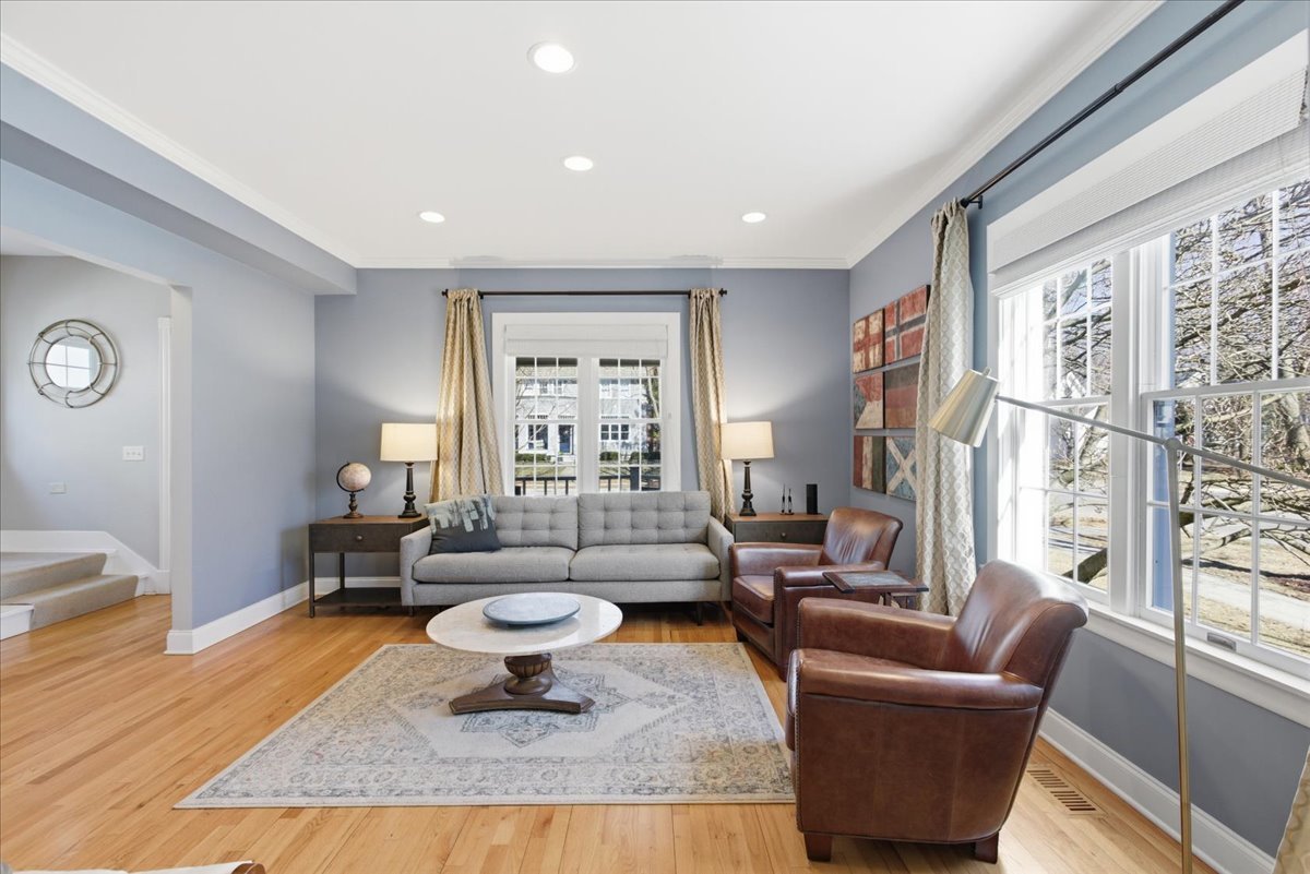 1004 Elm Street Winnetka, IL 60093 - Photo 5 of 41