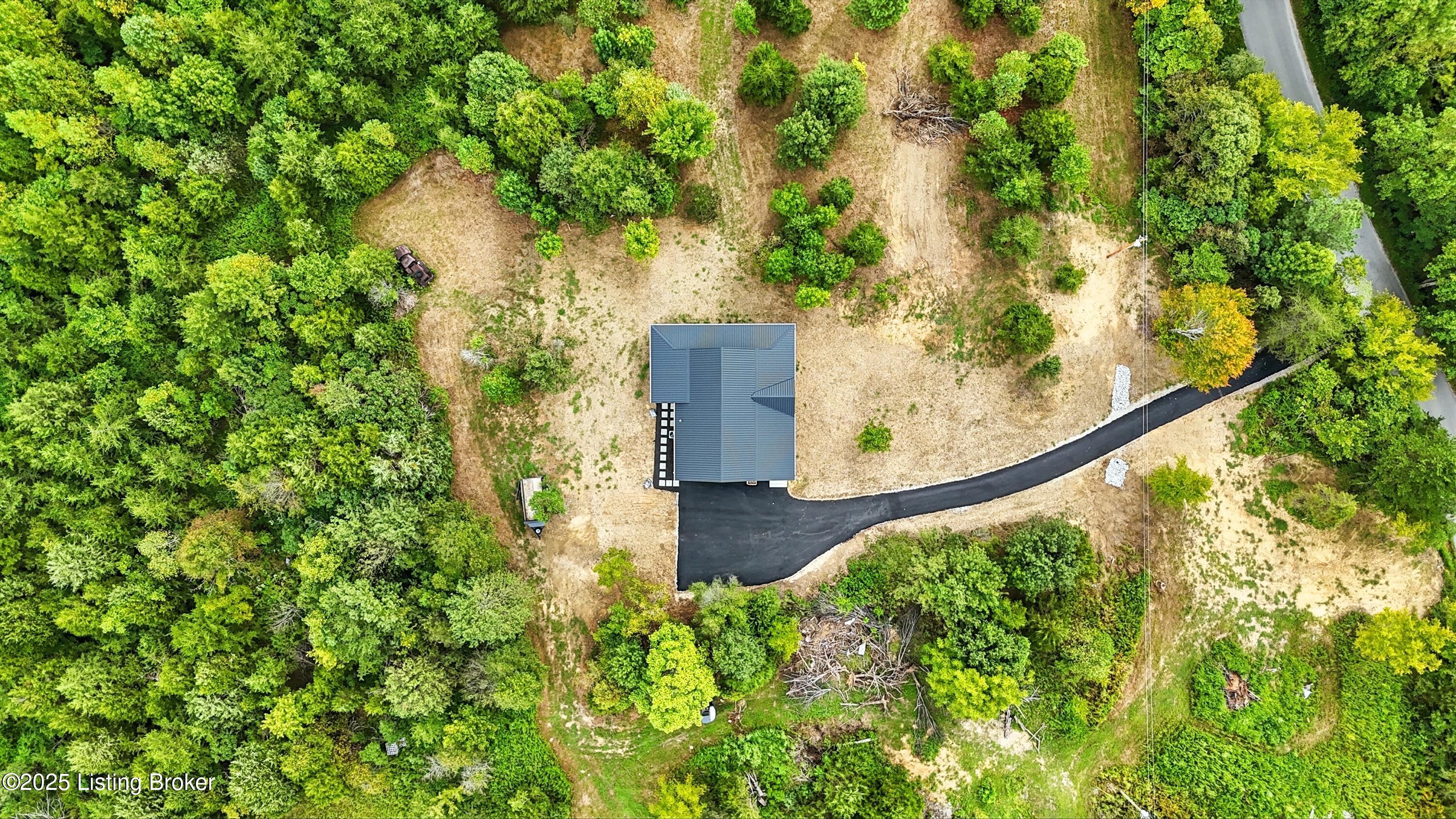 374 Nolin Estates Road Clarkson, KY 42726 - Photo 4 of 50 374nolinestates_louisvillerealestatemedi