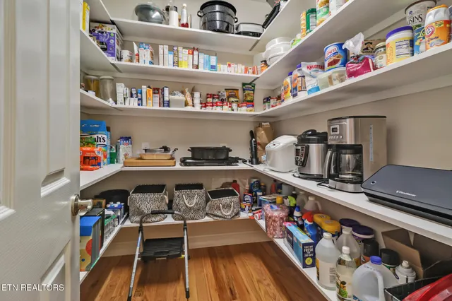 $854,900 | 9419 Cherokee Trail, Crossville, TN 38572