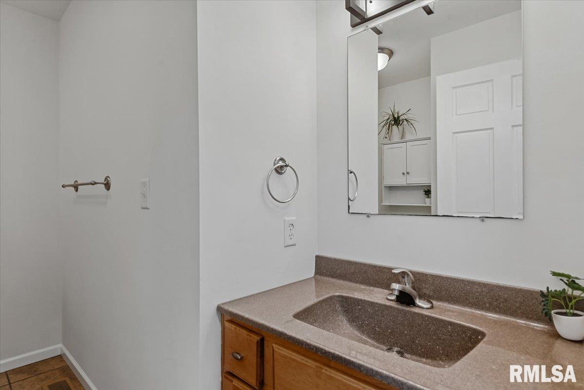 320 Timber Ridge Road Mechanicsburg, IL 62545 - Photo 19 of 57 Gallery Image 19