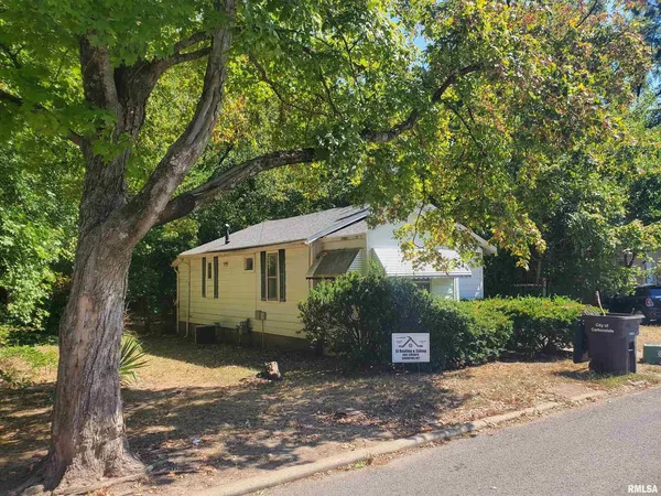 $890,000 | 607 North Almond Street, Unit 1, Carbondale, IL 62901