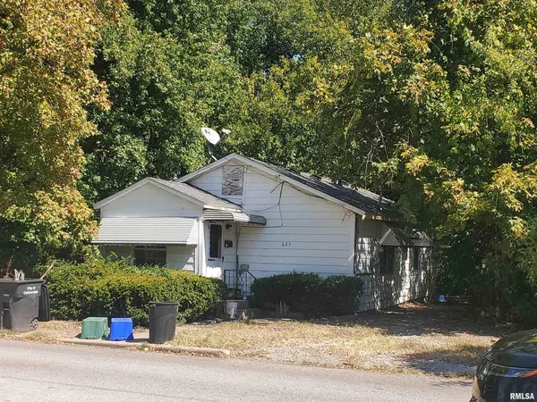 $890,000 | 607 North Almond Street, Unit 1, Carbondale, IL 62901