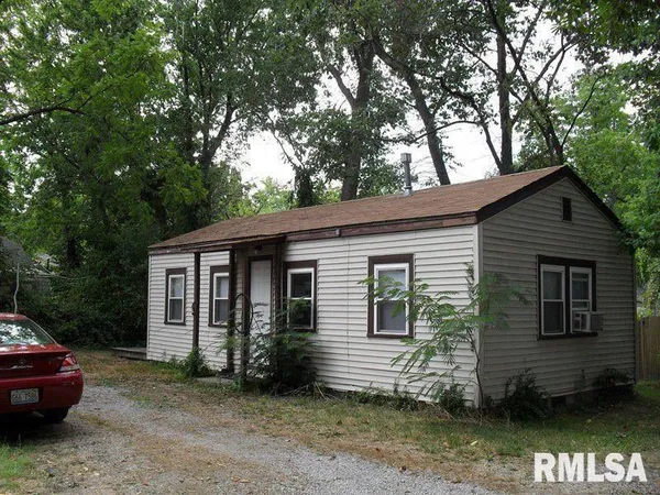 $890,000 | 607 North Almond Street, Unit 1, Carbondale, IL 62901