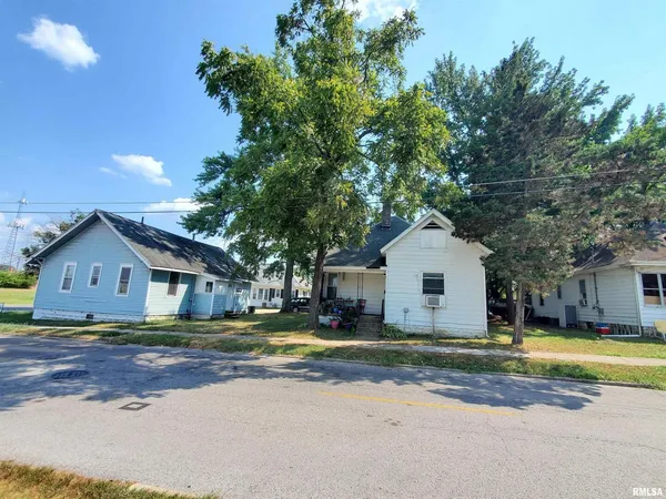$890,000 | 607 North Almond Street, Unit 1, Carbondale, IL 62901