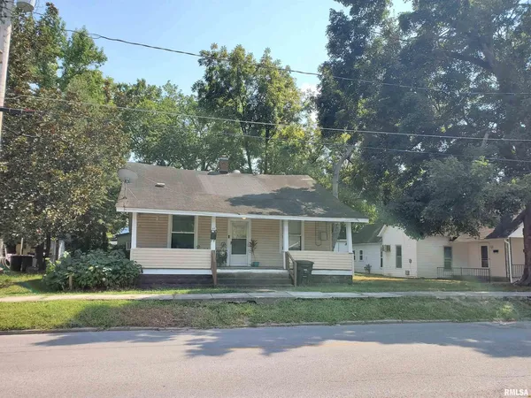 $890,000 | 607 North Almond Street, Unit 1, Carbondale, IL 62901