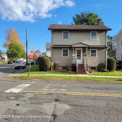 $1,200 | 1756 Nay Aug Avenue, Scranton, PA 18509