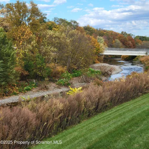 $1,200 | 1756 Nay Aug Avenue, Scranton, PA 18509