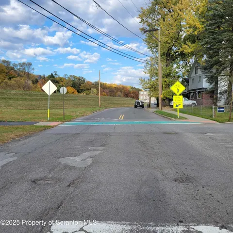$1,200 | 1756 Nay Aug Avenue, Scranton, PA 18509