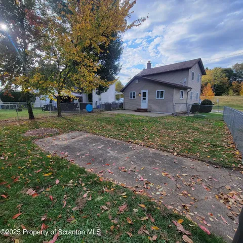 $1,200 | 1756 Nay Aug Avenue, Scranton, PA 18509