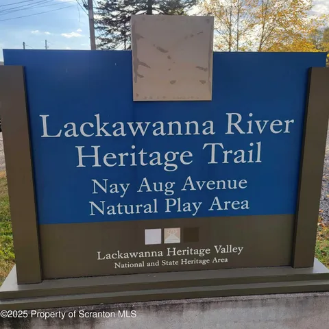 $1,200 | 1756 Nay Aug Avenue, Scranton, PA 18509