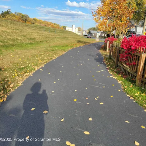 $1,200 | 1756 Nay Aug Avenue, Scranton, PA 18509