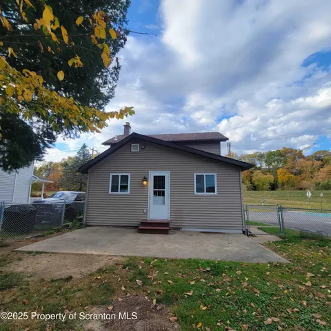 $1,200 | 1756 Nay Aug Avenue, Scranton, PA 18509