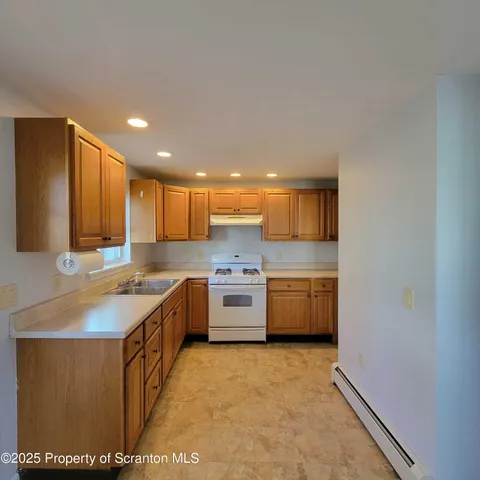 $1,200 | 1756 Nay Aug Avenue, Scranton, PA 18509