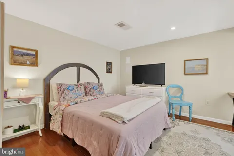 $659,900 | 103 South Jenkins Street, Alexandria, VA 22304