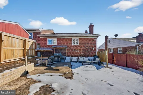 $659,900 | 103 South Jenkins Street, Alexandria, VA 22304