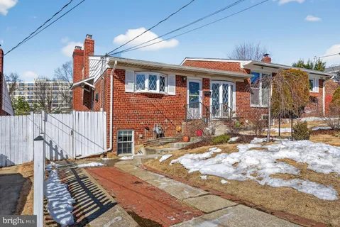 $659,900 | 103 South Jenkins Street, Alexandria, VA 22304