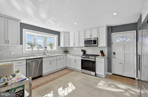 $659,900 | 103 South Jenkins Street, Alexandria, VA 22304