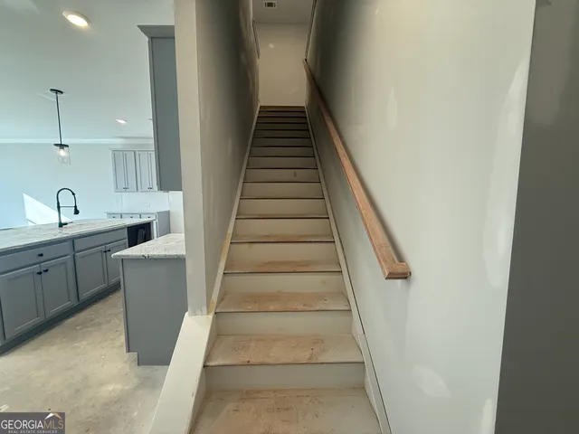 a view of entryway and hall