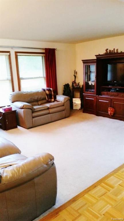 40357 Guilford Novi, MI 48375 - Photo 6 of 30