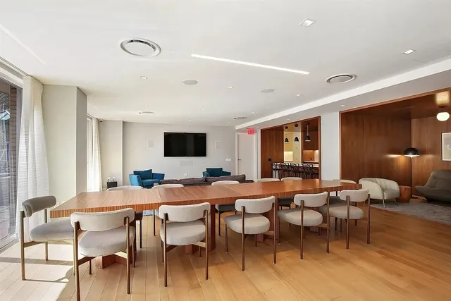 $2,995,000 | 170 East 87th Street, Unit E14A | Upper East Side