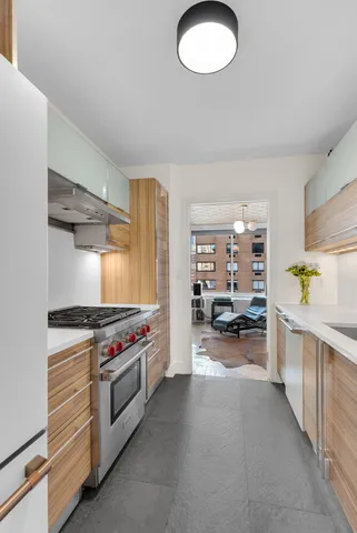 $2,995,000 | 170 East 87th Street, Unit E14A | Upper East Side