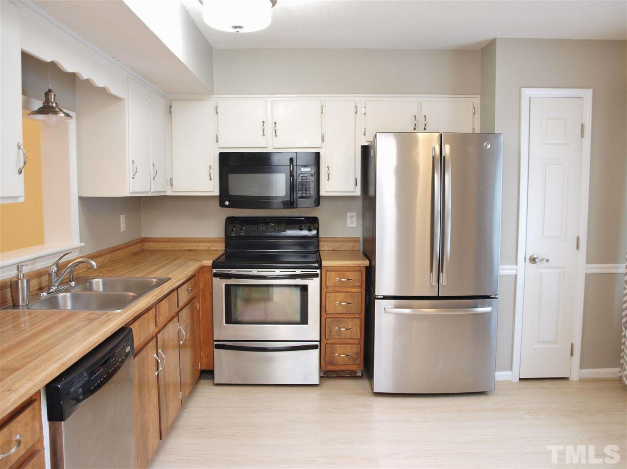 1533 Edgeside Court Raleigh, NC 27609 - Photo 3 of 22