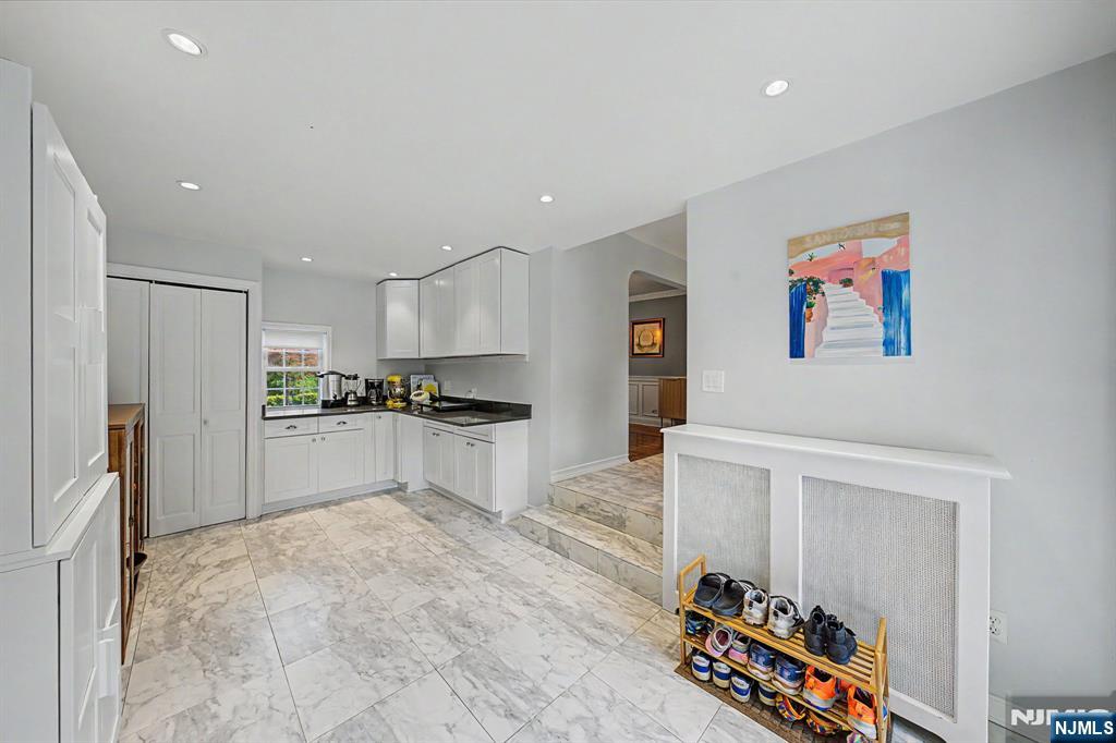 109 Windsor Road Tenafly, NJ 07670 - Photo 20 of 44