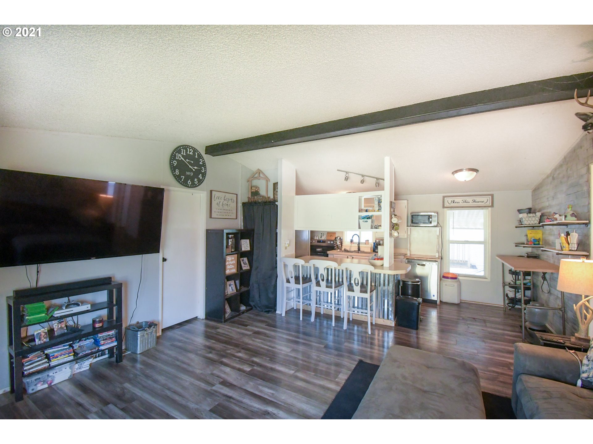 691 Lochaven Avenue Springfield, OR 97477 - Photo 6 of 22