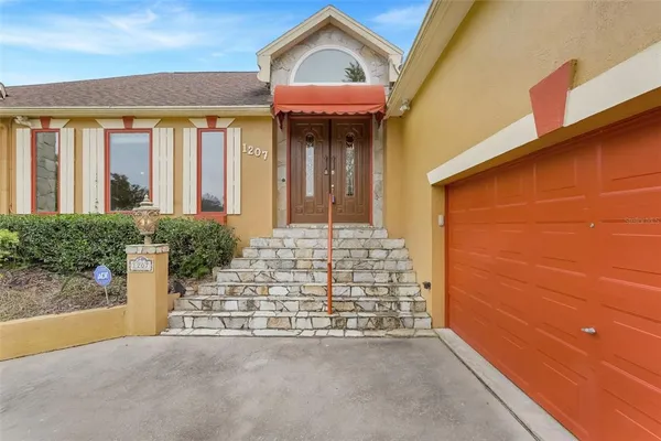 $390,000 | 1207 Overlook Road, Eustis, FL 32726