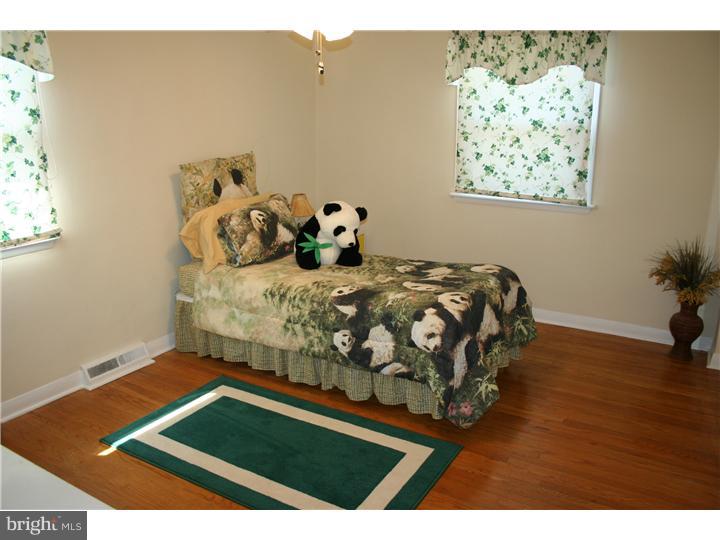 512 Vernon Road Springfield, PA 19064 - Photo 14 of 24 Bedroom 2