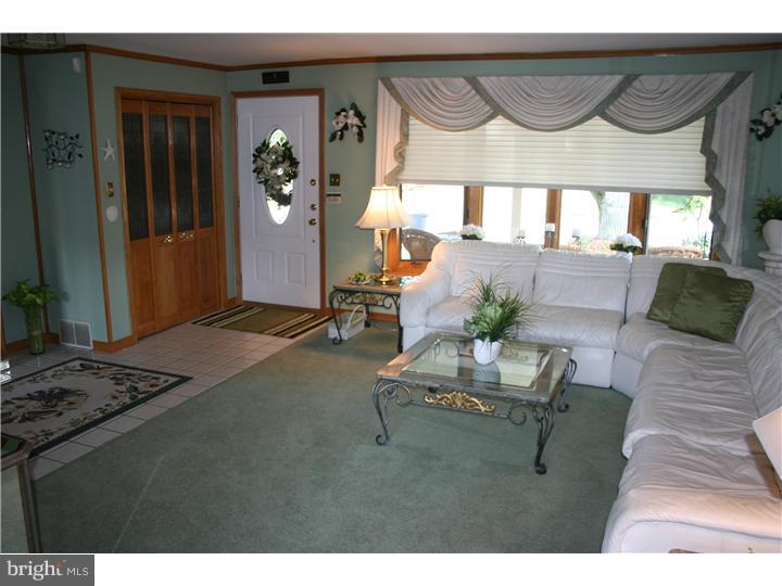 512 Vernon Road Springfield, PA 19064 - Photo 4 of 24 Living Room