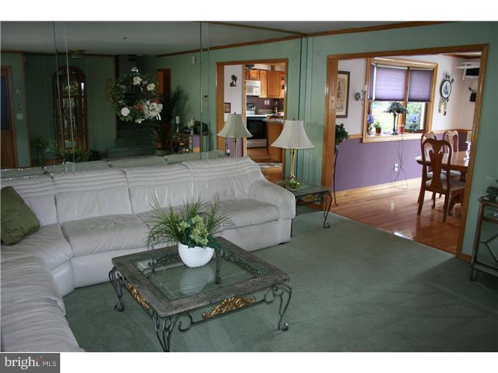 512 Vernon Road Springfield, PA 19064 - Photo 5 of 24 Living Room
