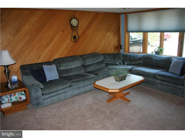 512 Vernon Road Springfield, PA 19064 - Photo 10 of 24 Family Room