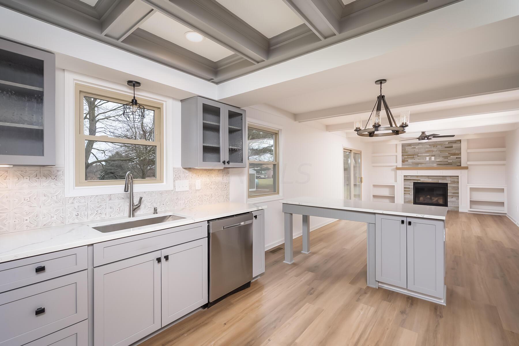 6001 Moore Road Delaware, OH 43015 - Photo 13 of 39 Kitchen
