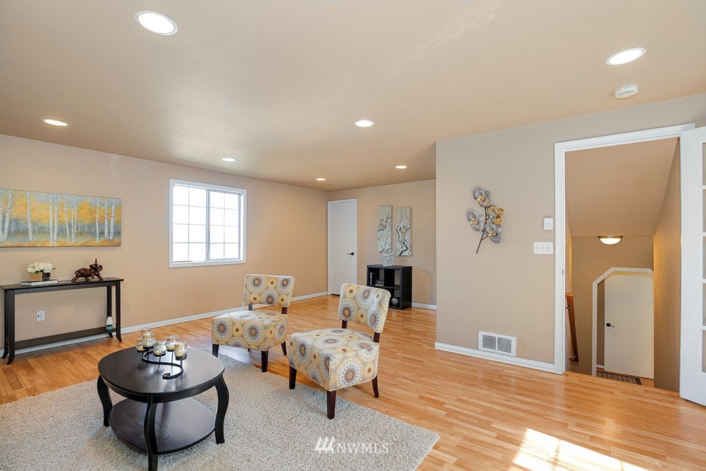 2023 237th Street Southeast Bothell, WA 98021 - Photo 15 of 25