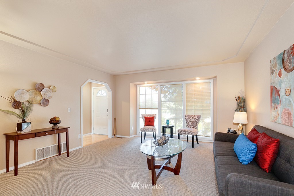 2023 237th Street Southeast Bothell, WA 98021 - Photo 5 of 25