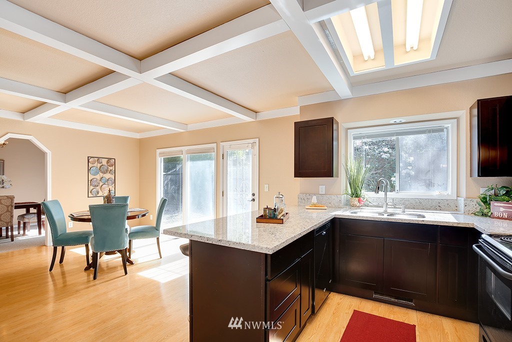 2023 237th Street Southeast Bothell, WA 98021 - Photo 10 of 25