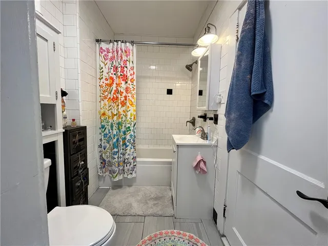 $6,000 | 16 Vaughan Avenue, Unit 1, Newport, RI 02840