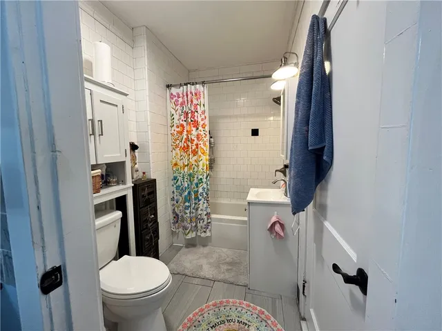 $6,000 | 16 Vaughan Avenue, Unit 1, Newport, RI 02840