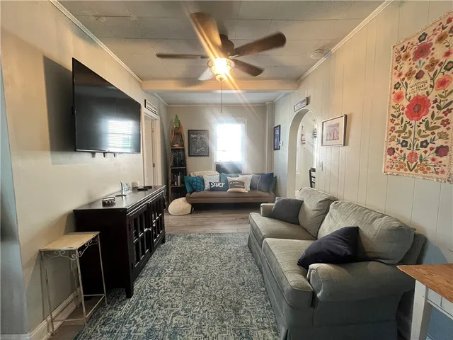 $6,000 | 16 Vaughan Avenue, Unit 1, Newport, RI 02840