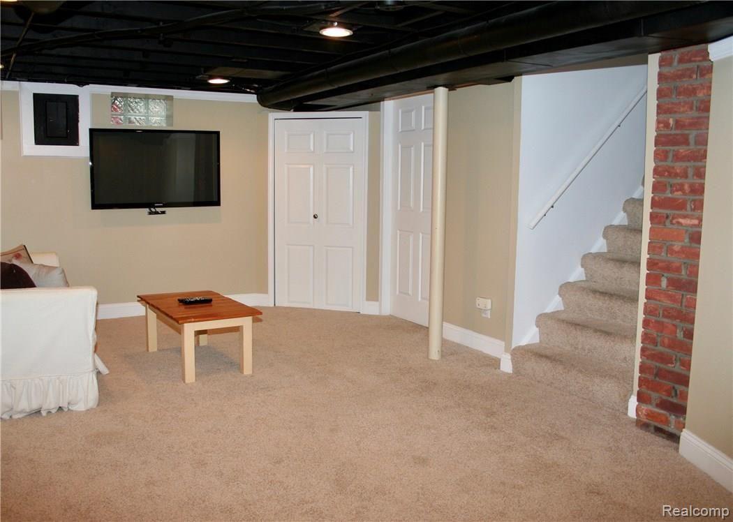 3270 Cumberland Road Berkley, MI 48072 - Photo 20 of 23 fullsizeoutput_50a.jpeg