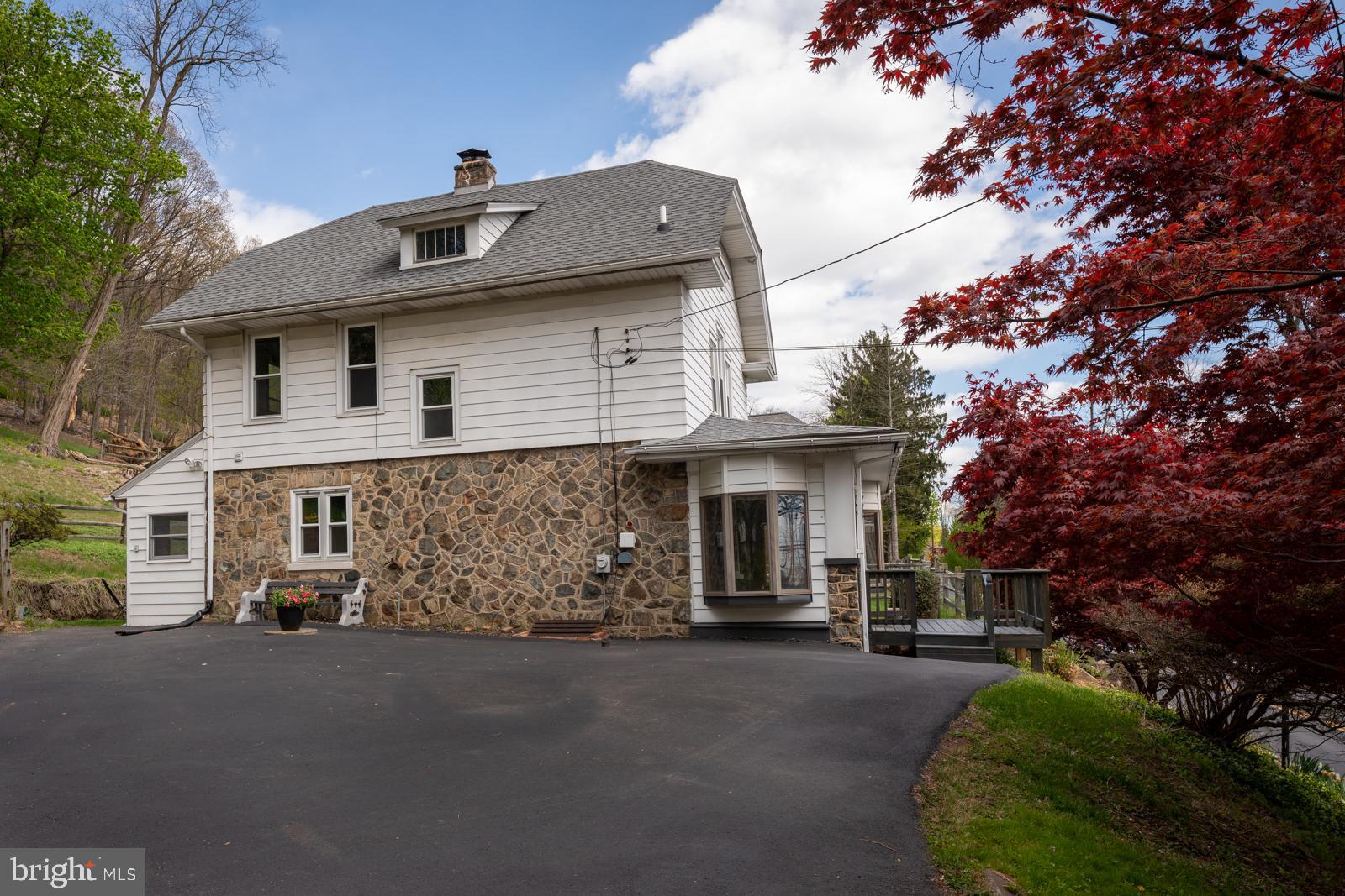 1271 Seidersville Road Bethlehem, PA 18015 - Photo 4 of 54 Gallery Image 4