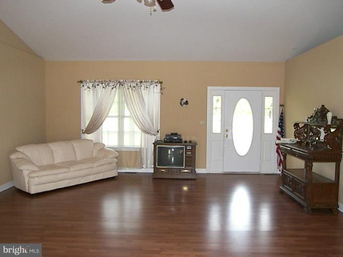 812 Bancton Road Kinsale, VA 22488 - Photo 4 of 10 Interior (General)