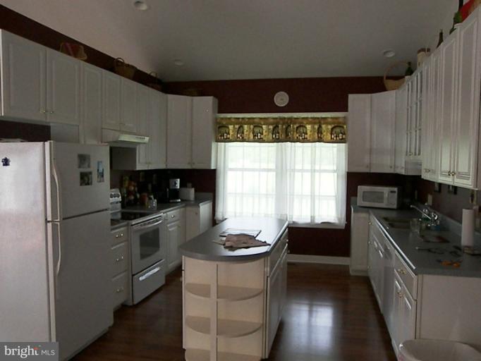 812 Bancton Road Kinsale, VA 22488 - Photo 5 of 10 Kitchen