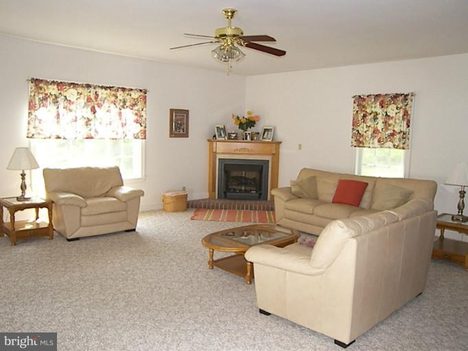 812 Bancton Road Kinsale, VA 22488 - Photo 7 of 10 Family Room